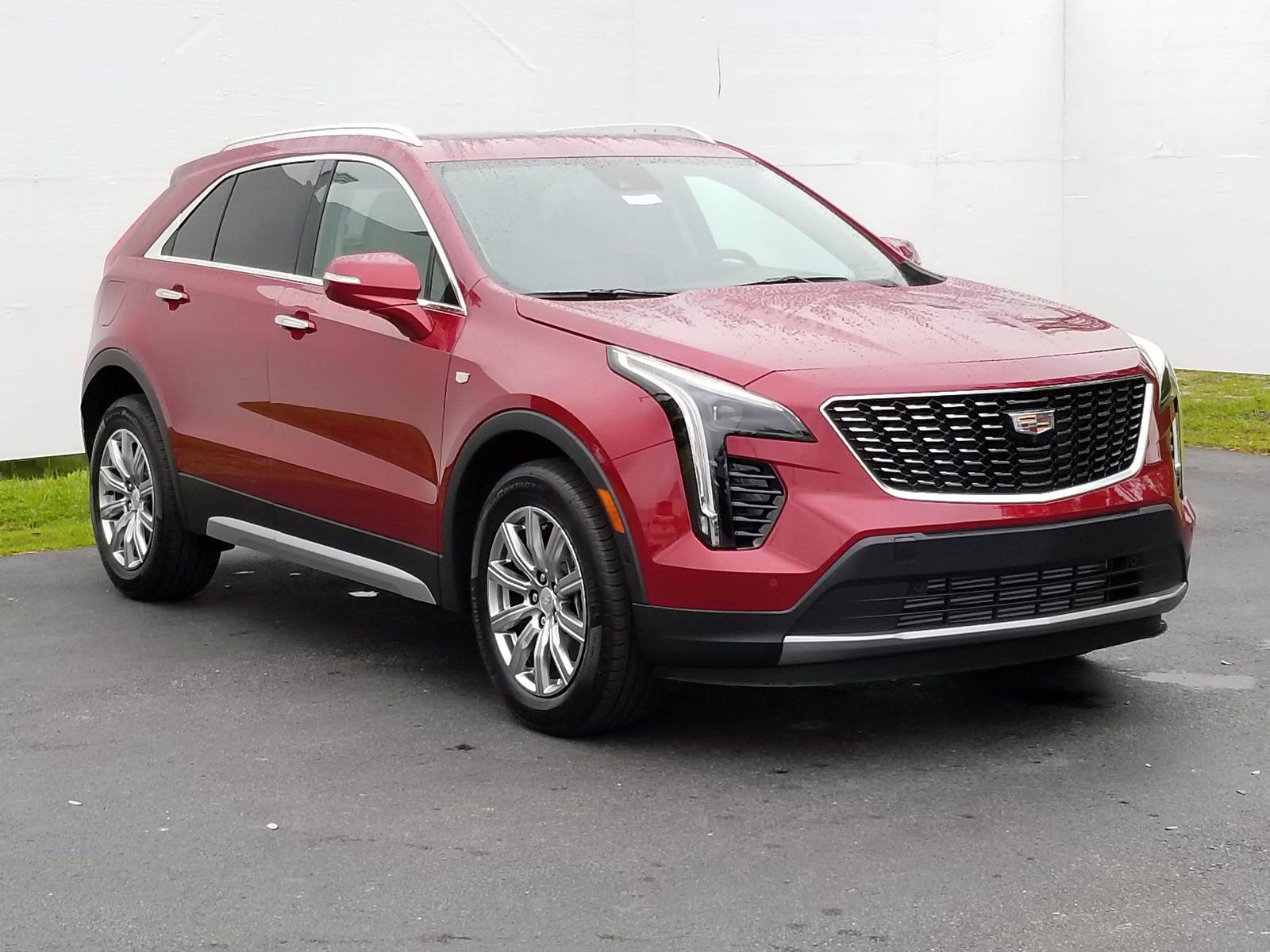 Pre-Owned 2019 Cadillac XT4 FWD 4dr Premium Luxury Sport Utility in ...