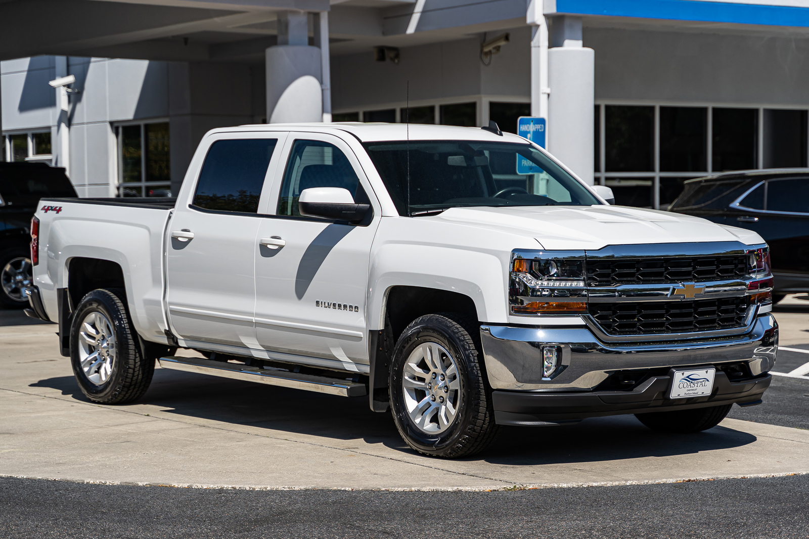 Pre-Owned 2016 Chevrolet Silverado 1500 4WD Crew Cab 143.5 LT w/1LT ...